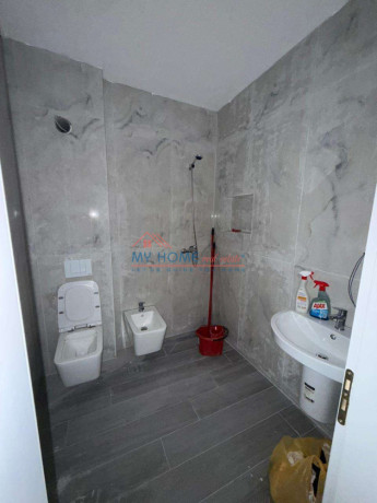 zyre-me-qera-tek-zogu-i-zi-tirane-big-2
