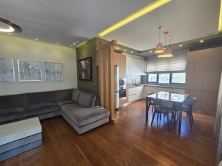 SHITET: APARTAMENT LUKSOZ 2+1+2_ RRUGA FROSINA PLAKU _Pranë shkollës Naim Frashëri