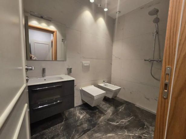 shitet-apartament-luksoz-212-rruga-frosina-plaku-prane-shkolles-naim-frasheri-big-4