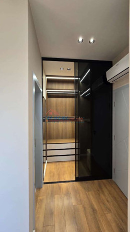 ekskluziveapartament-212-poste-parkimi-ne-shitje-tek-tower-bridge-ne-tirane-big-2