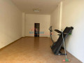 jepen-me-qera-2-dyqane-tek-shkolla-ramazan-jarani-ne-tirane-small-3
