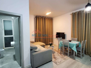 Apartament 1+1 me qira Komuna e Parisit Tirane