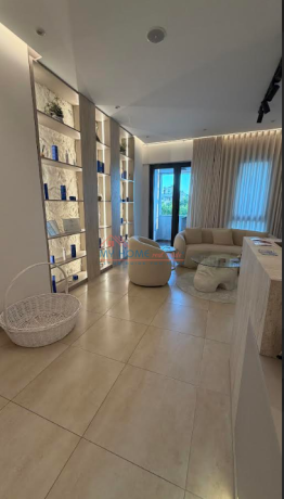 ambient-biznesi-me-qera-square-21-tirane-big-0