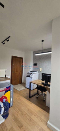 zyre-me-qera-rruga-e-elbasanit-ne-tirane-big-0