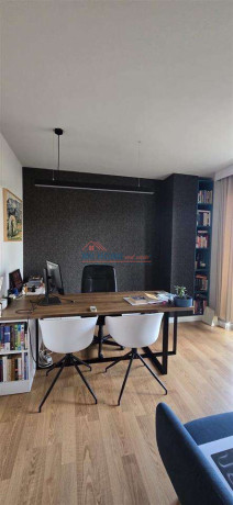 zyre-me-qera-rruga-e-elbasanit-ne-tirane-big-2