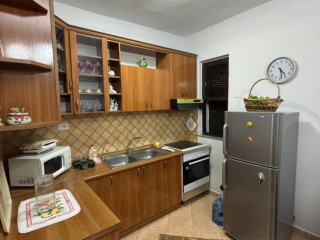 Jepet me qera apartament 2+1 Laprakë