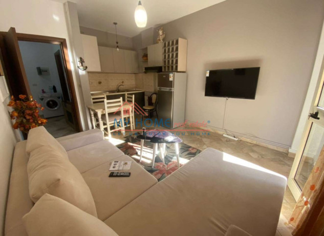 apartament-11post-parkimi-me-qera-tek-komuna-e-parisit-ne-tirane-big-1