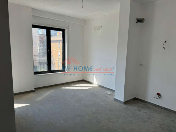 zyre-me-qera-bulevardi-i-ri-ne-tirane-big-4