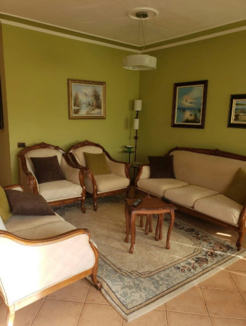 jepet-shtepi-me-qera-per-banim-ne-pallat-i-ri-21-zona-komuna-parisit-kristal-center-big-1