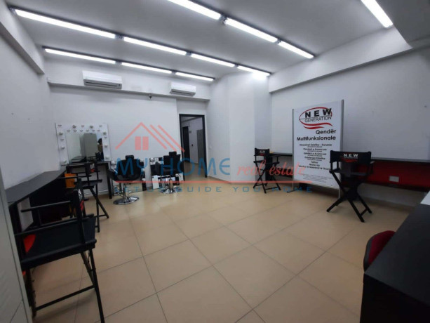 ambjent-komercial-ne-shitje-tek-kompleksi-tower-bridge-3-ne-tirane-big-3