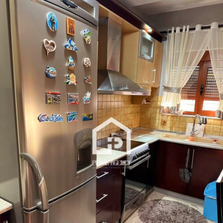 shitet-apartament-2-1-2-pogradec-prane-hotel-elite-big-0