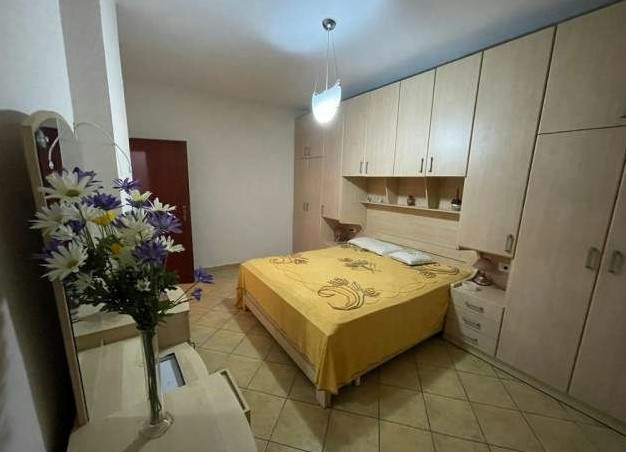 jepet-me-qera-apartament-21-ne-zonen-rr-bardhyl-siri-kodra-riza-cerova-big-2
