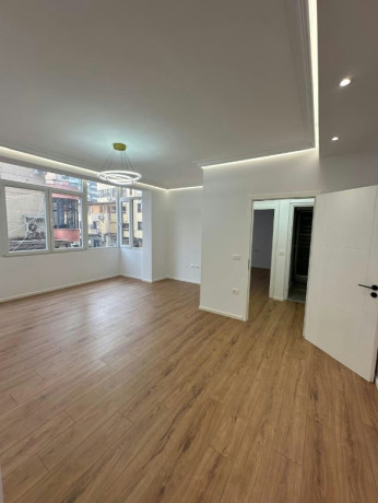 shitet-apartament-i-pershtatshem-per-biznes-tek-shkolla-e-baletit-big-0