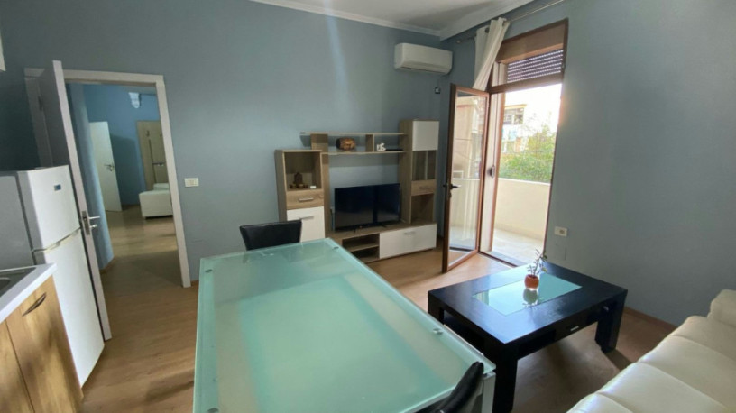 jepet-shtepi-me-qera-per-banim-ne-vile-11-vile-4-kateshe-zona-ali-demi-tregu-elektrik-big-0