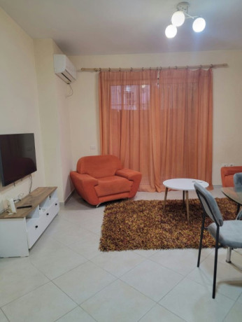 jepet-shtepi-me-qera-per-banim-ne-pallat-i-ri-21-zona-selite-kodra-e-diellit-big-0