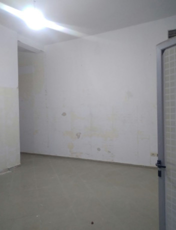 shitet-ambjent-komercial-ne-unaze-te-re-big-0