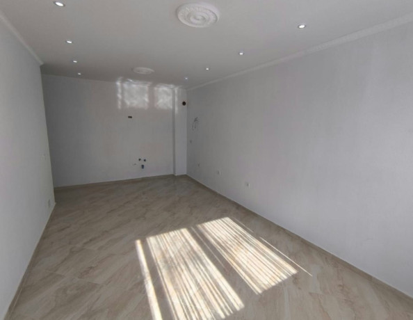 shitet-apartament-11-tek-fresku-big-0