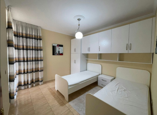 jepet-me-qera-apartament-21-ne-bllok-big-4