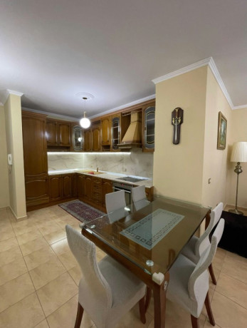 jepet-me-qera-apartament-21-ne-bllok-big-1