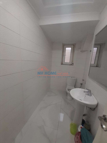 zyre-ne-shitje-te-medreseja-tirane-big-3