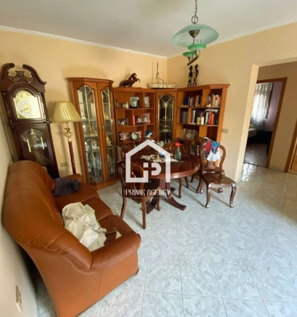 vlore-prane-gjimnazit-ali-demi-shitet-apartament-dublex-big-1