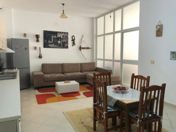 tek-fresku-jepet-me-qera-apartament-11-big-0