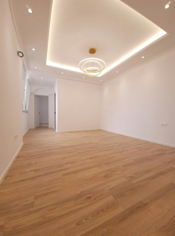 shitet-apartament-11-tek-stacioni-i-trenit-big-0