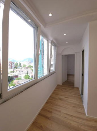 shitet-apartament-11-tek-stacioni-i-trenit-big-1