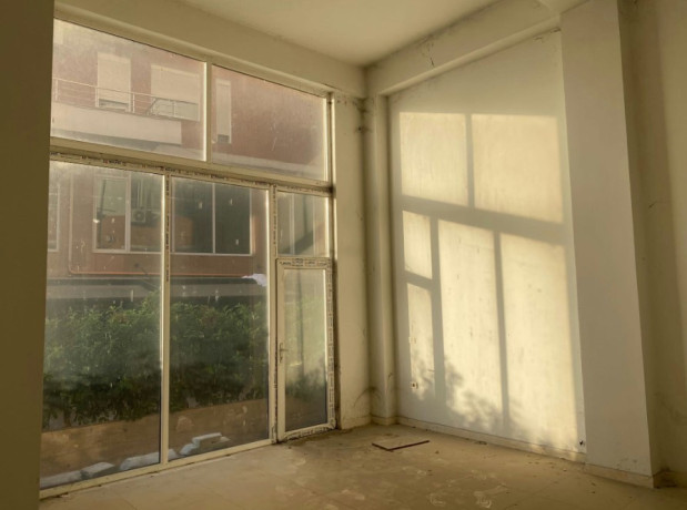 ambjent-komercial-me-qera-ne-kamez-big-0