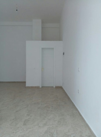 tek-fusha-e-aviacionit-jepet-me-qera-ambjent-komercial-big-1