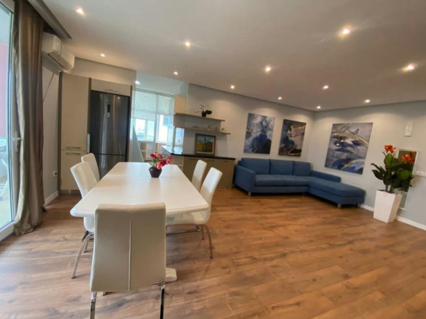 tek-ish-ekspozita-jepet-me-qera-21-big-3