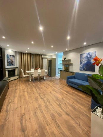 tek-ish-ekspozita-jepet-me-qera-21-big-0