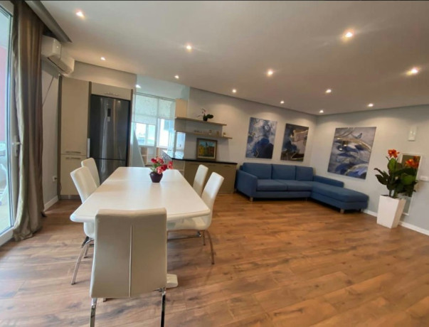 tek-ish-ekspozita-jepet-me-qera-21-big-2