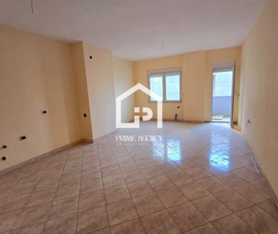 shitet-apartament-212-ne-pogradec-big-1