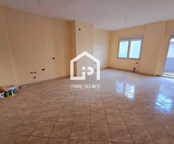 shitet-apartament-212-ne-pogradec-big-0