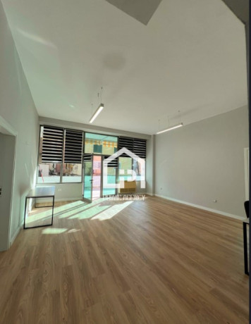 jepet-me-qera-ambjent-biznesi-post-parkimi-zona-prane-kristal-center-big-3