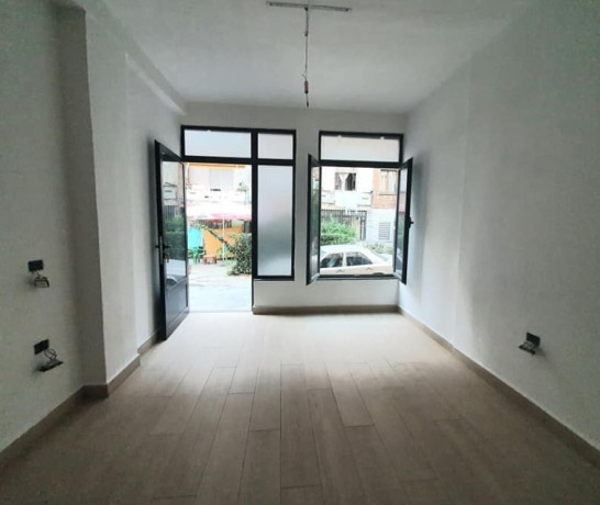 jepet-me-qira-dyqan-zona-vasil-shanto-prane-diplomat-1-big-0