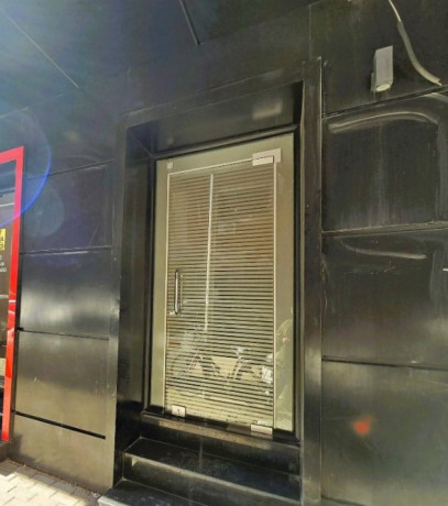 jepet-me-qira-dyqan-zona-vasil-shanto-prane-diplomat-1-big-0