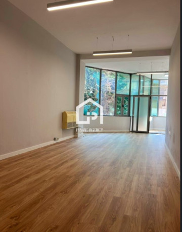 jepet-me-qera-ambjent-biznesi-post-parkimi-zona-prane-kristal-center-big-1