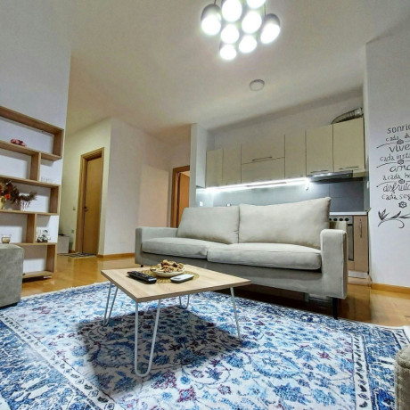 selvia-jepet-me-qera-21-big-0