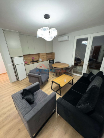 5-maj-prane-shkolles-tirana-jone-jepet-me-qira-apartament-11-big-3