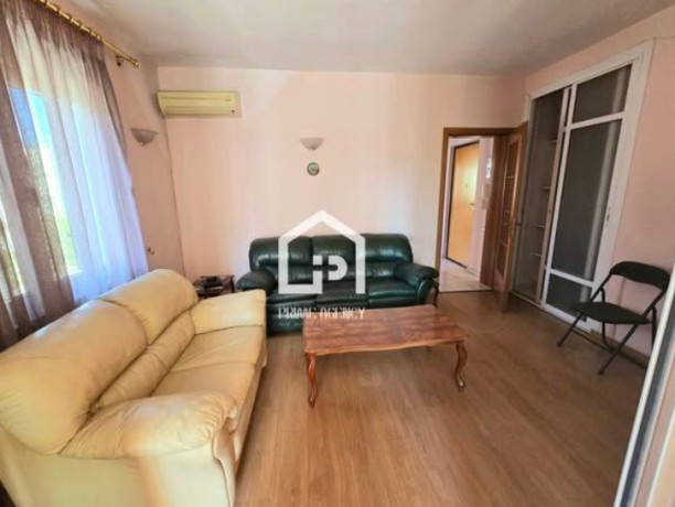 shitet-apartament-dublex-rruga-kavajesprane-bll-ambasadave-big-0