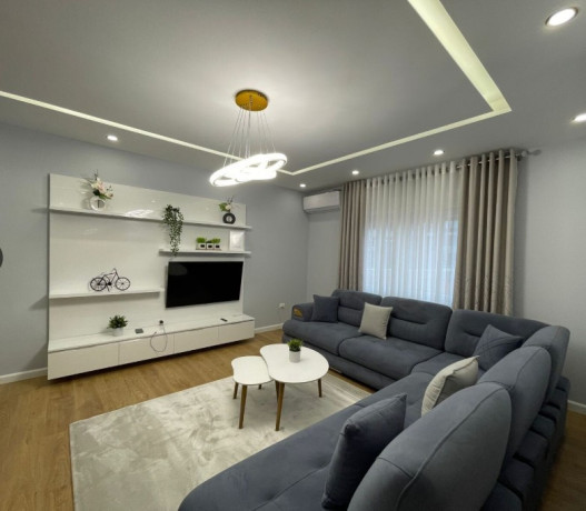jepet-me-qera-apartament-21-2-zona-prane-ring-center-big-0