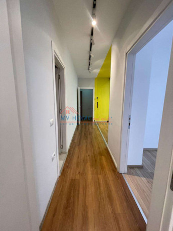 zyre-me-qera-rruga-panorama-ne-tirane-big-3