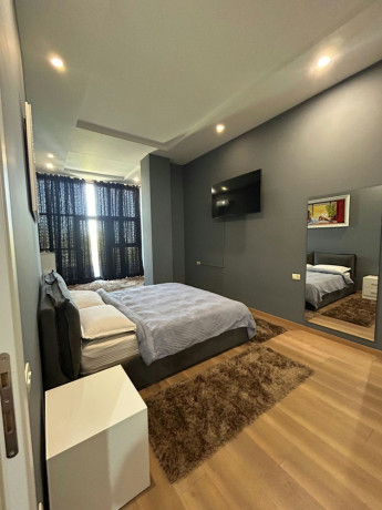 liqeni-i-thate-jepet-me-qera-11-big-1