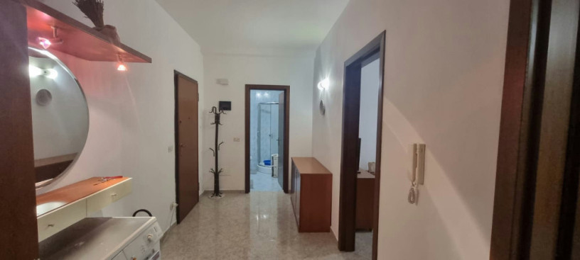 pazari-i-ri-jepet-me-qera-apartament-11-big-4