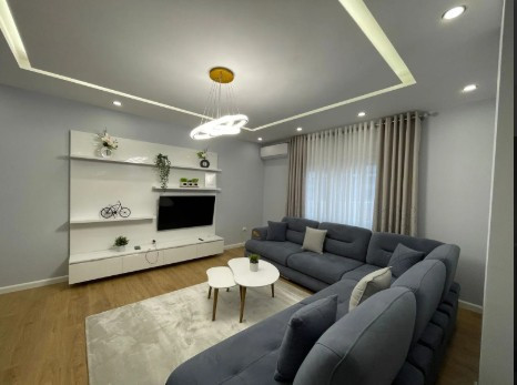 jepet-me-qera-apartament-21-2-zona-prane-ring-center-big-0