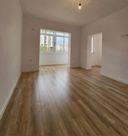 shitet-apartament-garsoniere-qender-prane-postes-qendrore-big-0