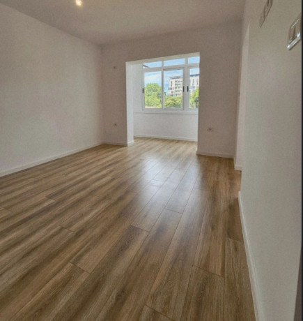 shitet-apartament-garsoniere-qender-prane-postes-qendrore-big-1