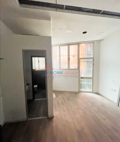 zyre-me-qera-ne-qender-tirane-big-0